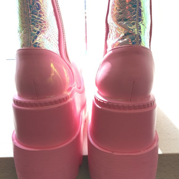 PRE LOVED - Cape Robbin Pink Poison Platforms Boots in Pink/9 - SH217 - Picture 7 of 7